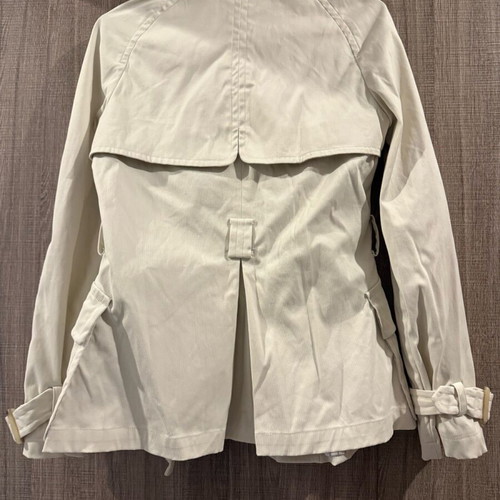 Benetton trench coat like new, fitted, beige without belt
