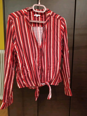 District shirt new with stripes, size L