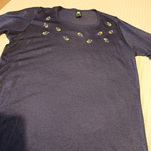 Knitted women's blouse blue with embroidered neckline size medium like new