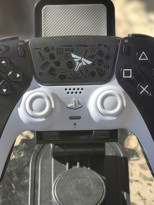 Sony DualSense χειριστήριο The Last of Us Limited Edition σαν καινούργιο με TMR joysticks για PS5