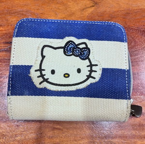 портфейл hello kitty автентичен нов