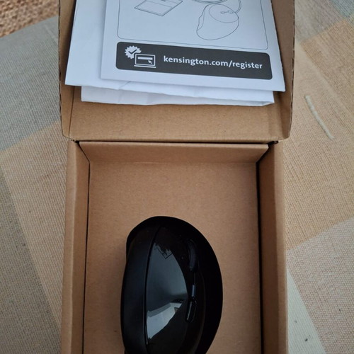 Kensington Pro Fit Ergo Wired Vertical Mouse like new, black