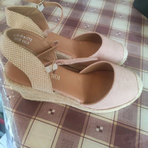 Voi Noi shoes size 38 pink shiny like new