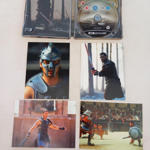 Gladiator Steelbook Edition Blu-Ray used, includes 4 cards and 4K Ultra HD DVD