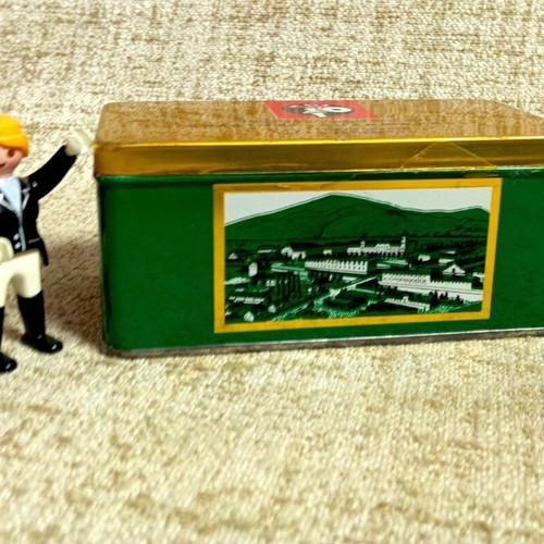 Auermetal litho tin box used lighter flints vintage metal