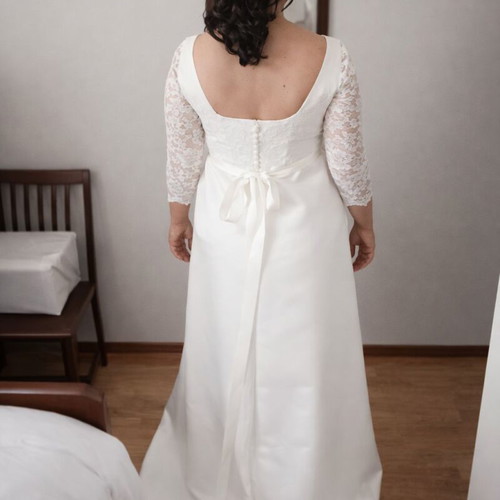 Wedding dress for pregnant women, size XXL, white lace