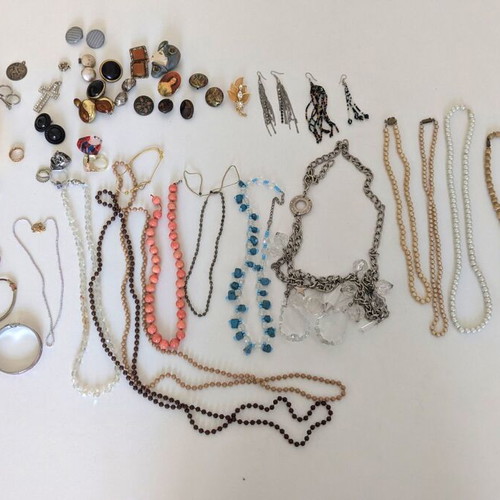 Vintage faux bijoux used, lot of many pieces