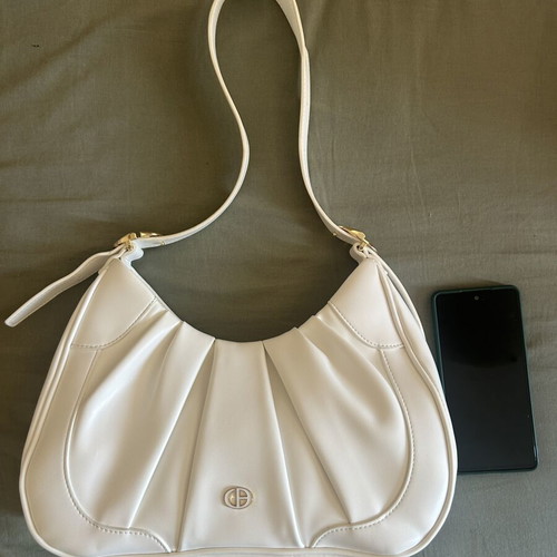 Large white shoulder bag by Chris Bella like new