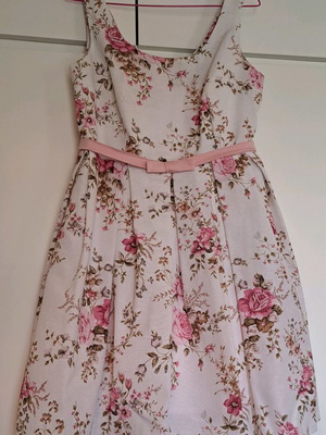 Annabelle Moda φόρεμα Medium-Large καινούργιο, άσπρο με λουλούδια