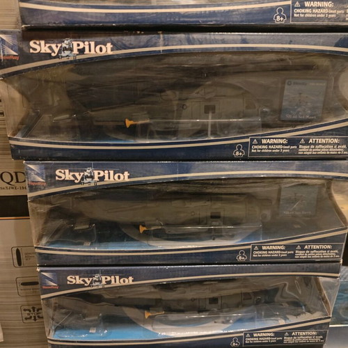 Remote control Titanic like new, 2 pieces, Sky Pilot helicopters 16 pieces, Universal aircraft carrier 2 pieces