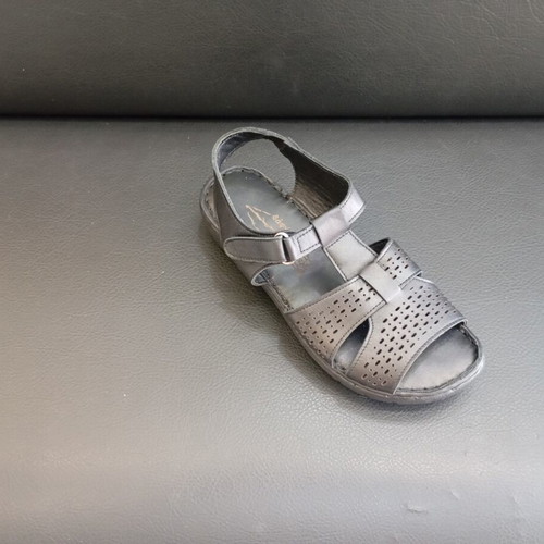 Leather platform sandals size 37, new, black