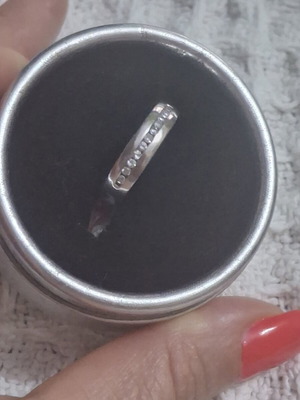 Silver 925 ring size 17.3 with zircon stones like new