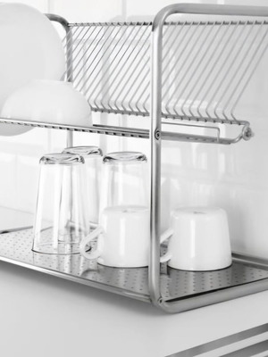 Dish rack like new with water drip tray