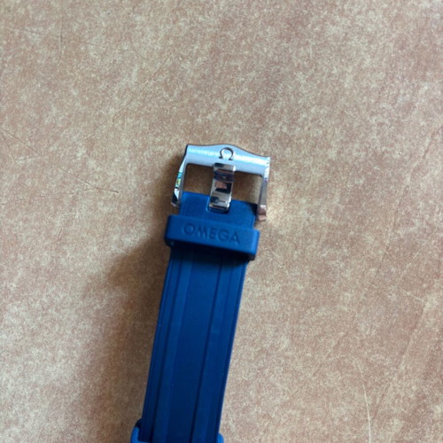 Omega Seamaster Diver 300M blue rubber strap 20mm new