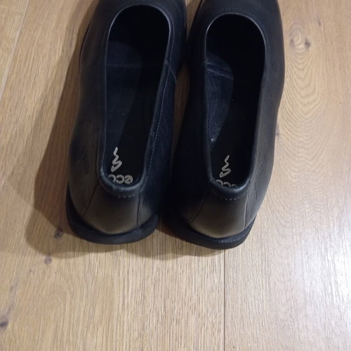 Ecco leather loafers size 39 like new black
