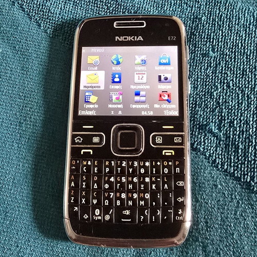 Nokia E72 smartphone like new, silver