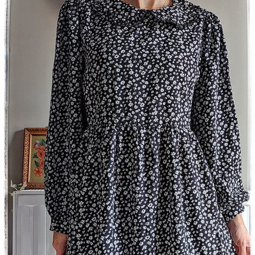 Daisy Street Coquette Floral Dress with Unique Collar like new, size 38
