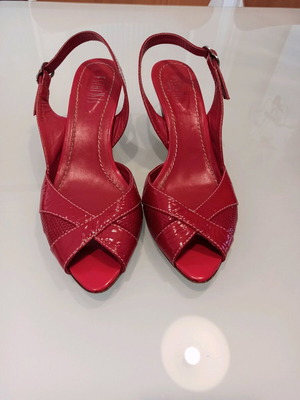 Esthisis leather sandals size 40 like new, red