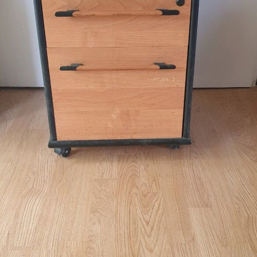 IKEA drawer unit with wheels and lock like new