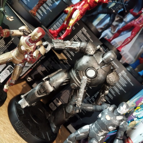 Marvel movie collection new, complete with 80 figures