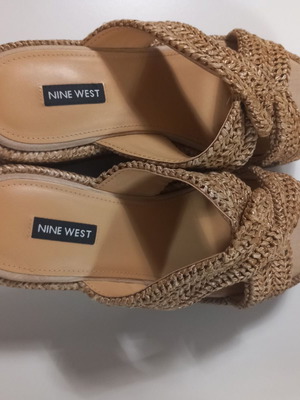 Nine West women's platform sandals, beige and gold, size 40