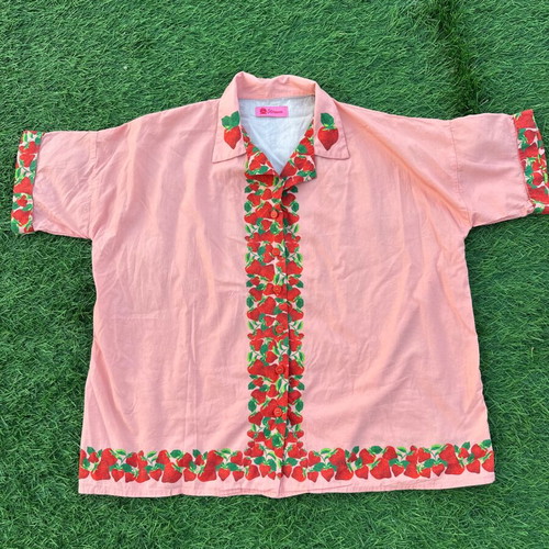 Karavan shirt with strawberry pattern, pink and red