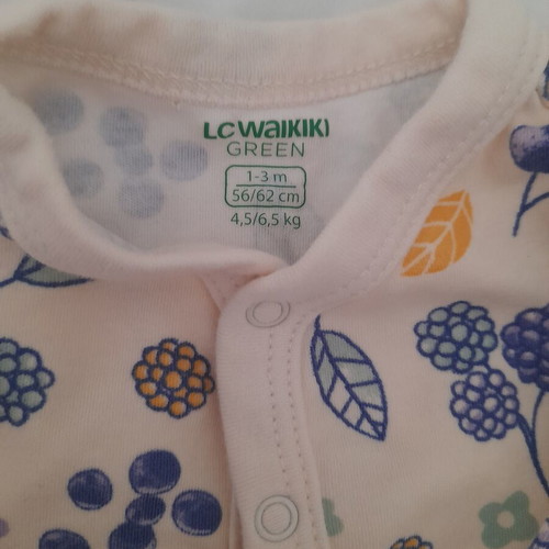 LC Waikiki baby clothing set like new, size 1-3 months