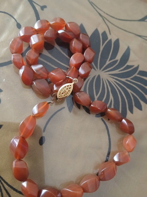Carnelian necklace A quality with gold-plated clasp, 45 cm