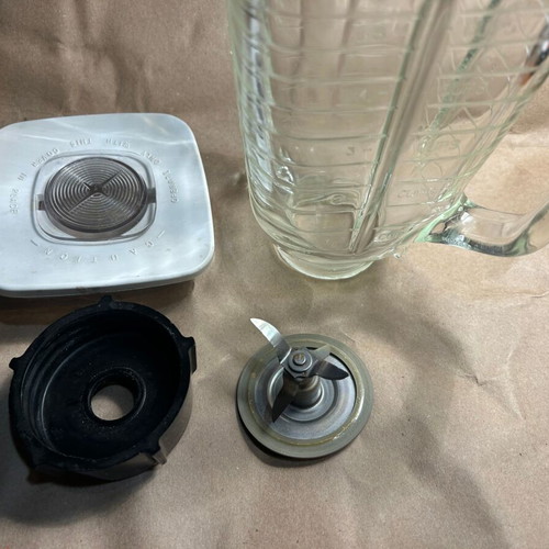 Oster Blender with Glass Jar new