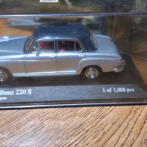 Mercedes-Benz 220 S Minichamps 1/43 Limited Edition collectible model