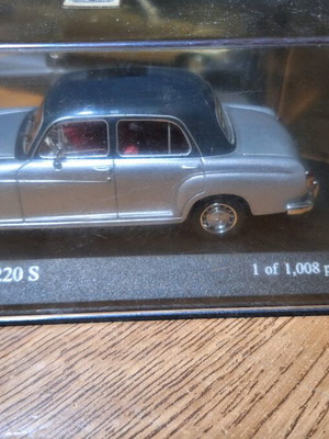 Mercedes-Benz 220 S Minichamps 1/43 Limited Edition collectible model
