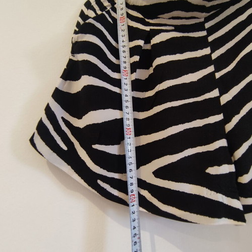 Zebra shorts H&M like new, size S, black and white