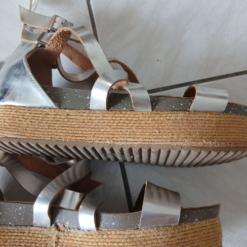 Platform sandals silver like new, size 40