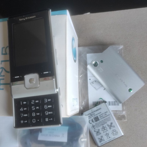 Sony Ericsson T715 box with original accessories and non-working device used