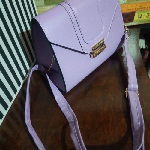 Crossbody bag used lilac vegan cactus leather with gold clasp