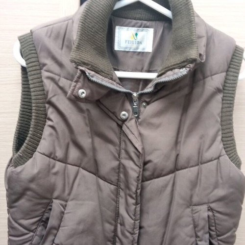 Sleeveless women's jacket brown size S like new