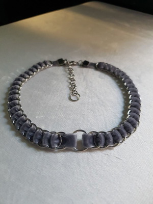Γκρι βελούδινο choker με ανοξείδωτο ατσάλι σαν καινούργιο