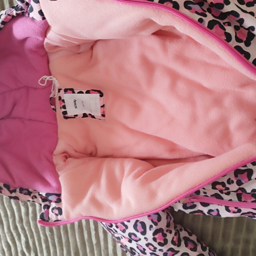 Sinsay Snow Suit 128 cm like new with hood and black gloves
