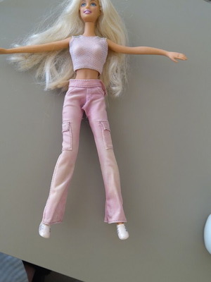 Barbie flexi dance μεταχειρισμένη με εύκαμπτο σώμα και επιδιόρθωση παντελονιού