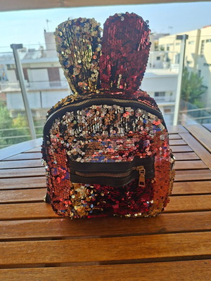 Children's backpack with colorful sequins