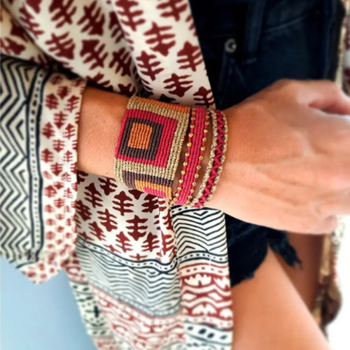 Handmade macrame bracelet with geometric design, new