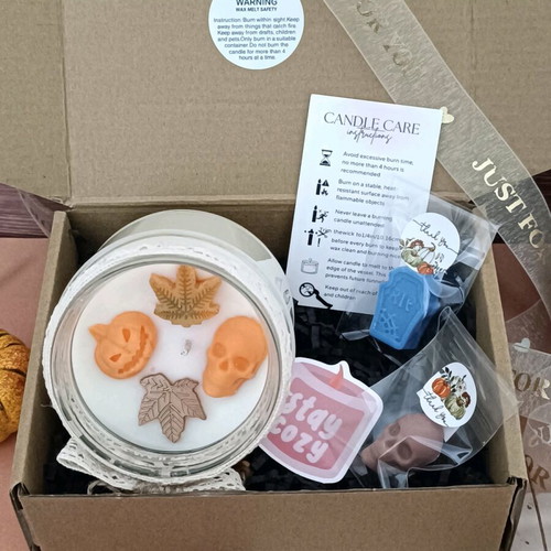 Pumpkin Bourbon Spiced Gift Set with 300ml Soy Candle and Wax Melts