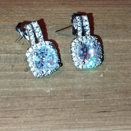 Earrings sparkling, like new, unworn