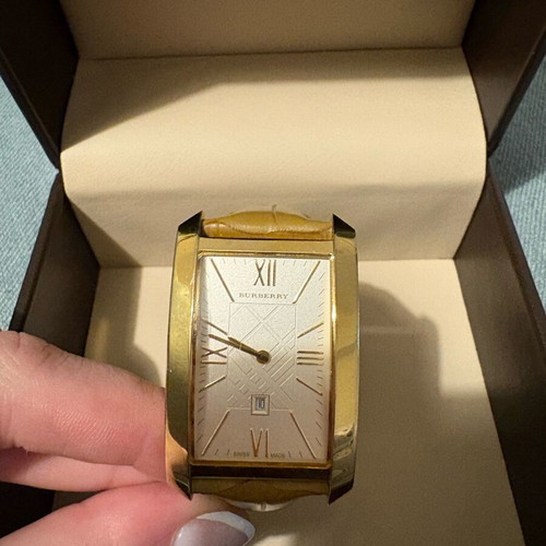 Burberry watch like new, beige and gold