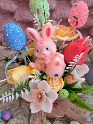 Easter arrangement new, soy wax with artificial flowers and eggs