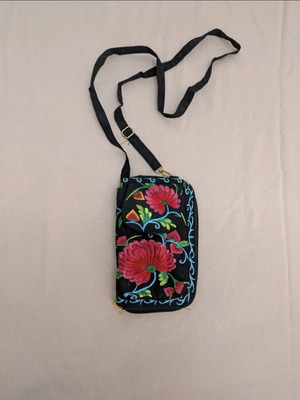 Small crossbody bag like new with phone pocket and wallet, black multicolor