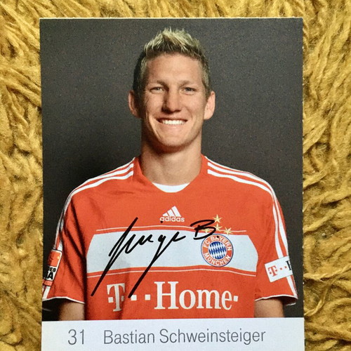 FC Bayern Munich 2008-2009 collectible cards with authentic player autographs