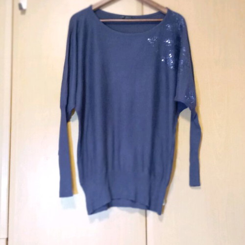 Dotacoko women's pullover blue with sequins size M like new