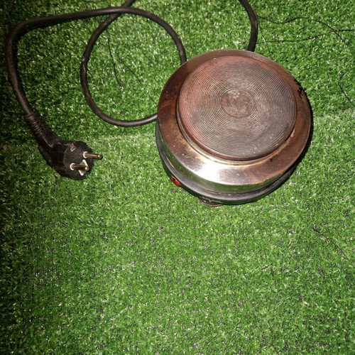 Small autonomous hotplate used for coffee briki