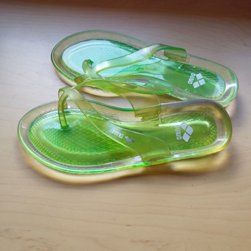 Arena silicone flip flops size 36 like new, green